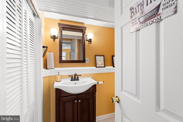14 REEVES RD, West Deptford, NJ 08096