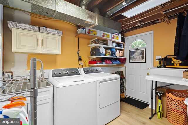 14 REEVES RD, West Deptford, NJ 08096