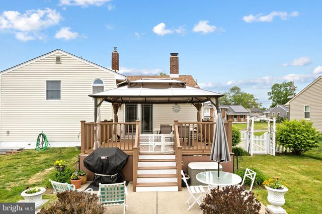 14 REEVES RD, West Deptford, NJ 08096