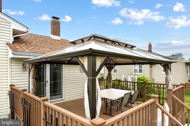 14 REEVES RD, West Deptford, NJ 08096