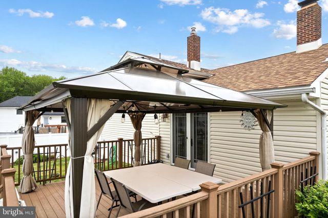 14 REEVES RD, West Deptford, NJ 08096
