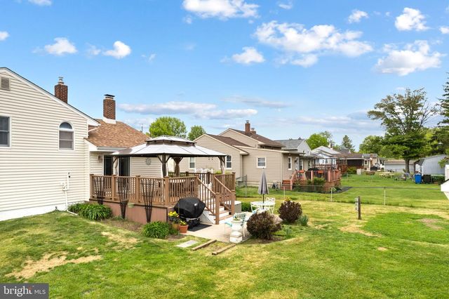 14 REEVES RD, West Deptford, NJ 08096