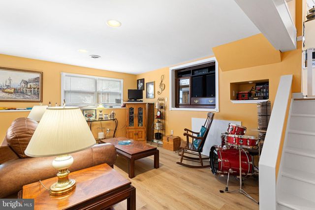14 REEVES RD, West Deptford, NJ 08096