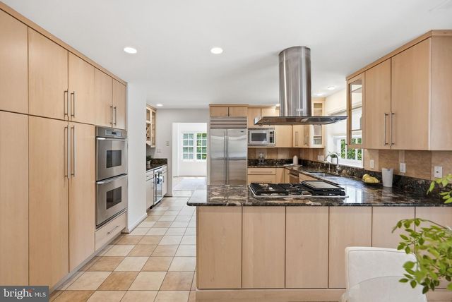 1525 W KERSEY LN, Potomac, MD 20854