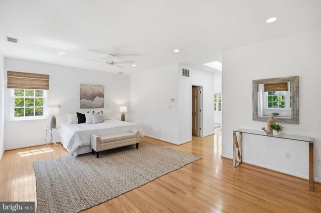 1525 W KERSEY LN, Potomac, MD 20854