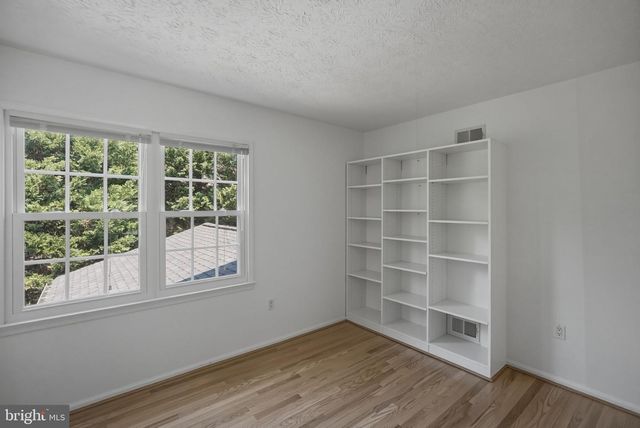 1525 W KERSEY LN, Potomac, MD 20854