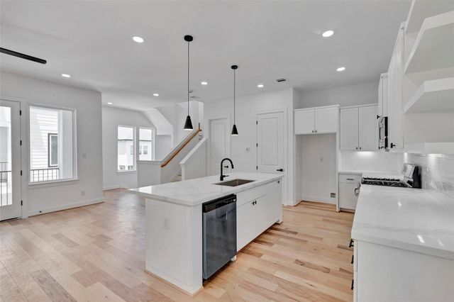 9426 Campbell Road C, Houston, TX 77080