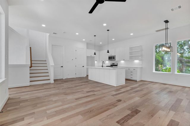 9426 Campbell Road C, Houston, TX 77080