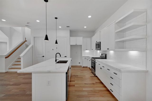 9426 Campbell Road C, Houston, TX 77080