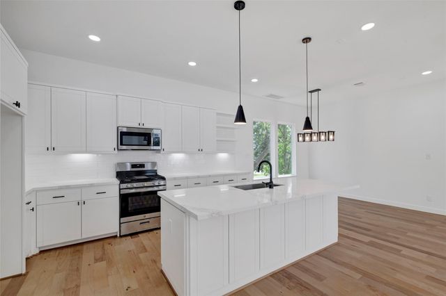 9426 Campbell Road C, Houston, TX 77080