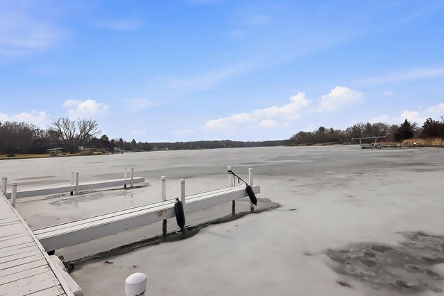 W5591 Briarwood ROAD, Elkhorn, WI 53121