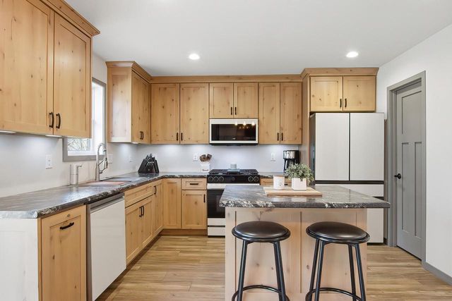 W5591 Briarwood ROAD, Elkhorn, WI 53121