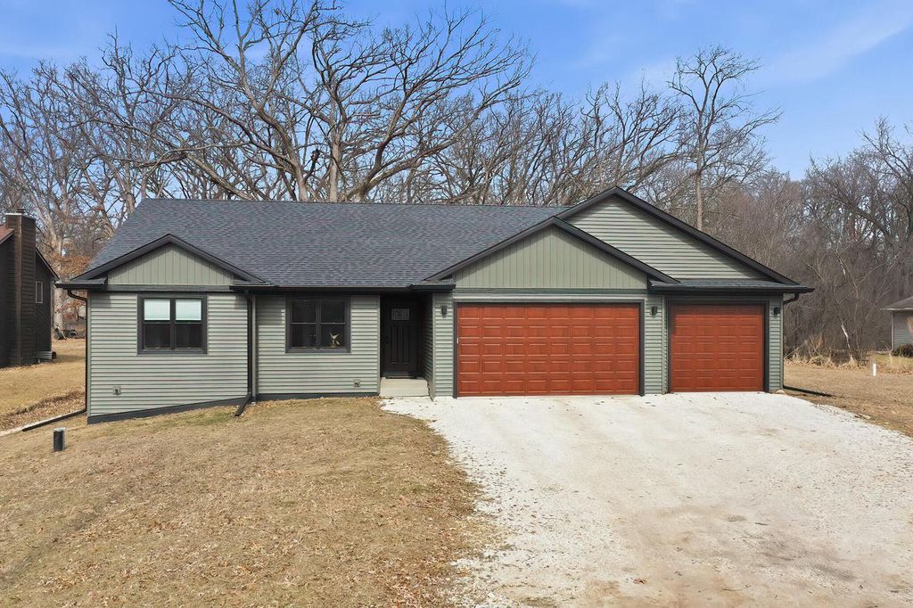 W5591 Briarwood ROAD, Elkhorn, WI 53121