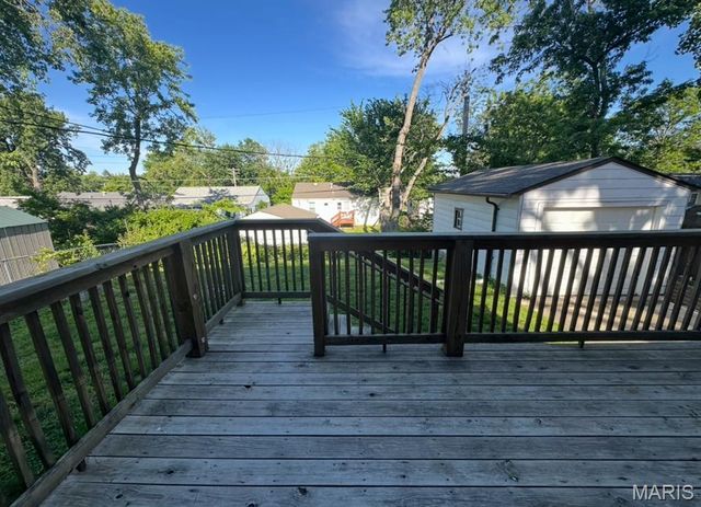 1912 Overland Drive, St Louis, MO 63114