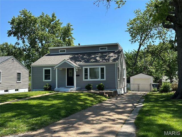 1912 Overland Drive, St Louis, MO 63114