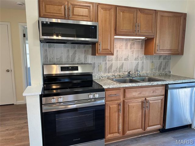 1912 Overland Drive, St Louis, MO 63114