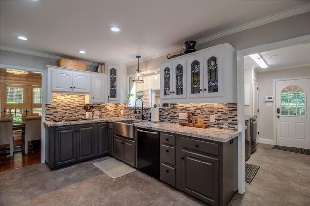 3783 Spring Drive, Huntsville, TX 77340
