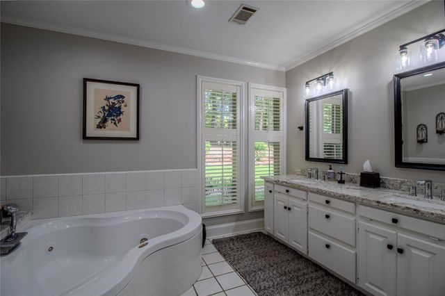 3783 Spring Drive, Huntsville, TX 77340