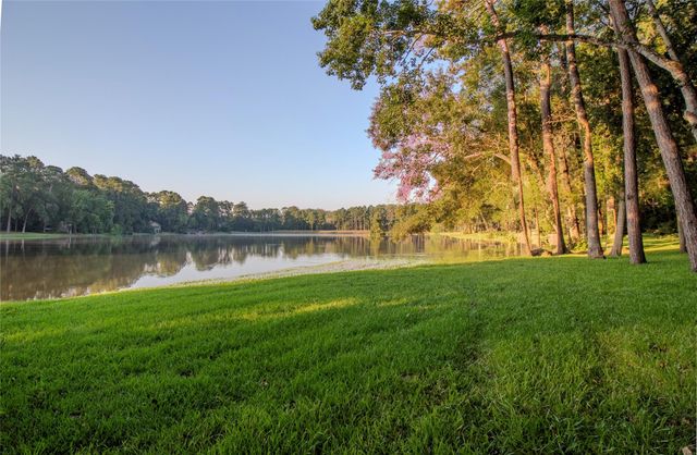 3783 Spring Drive, Huntsville, TX 77340