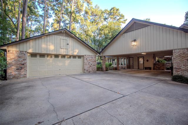 3783 Spring Drive, Huntsville, TX 77340