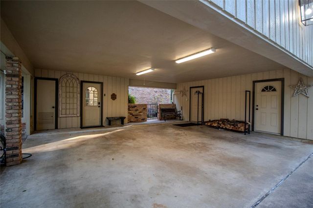 3783 Spring Drive, Huntsville, TX 77340