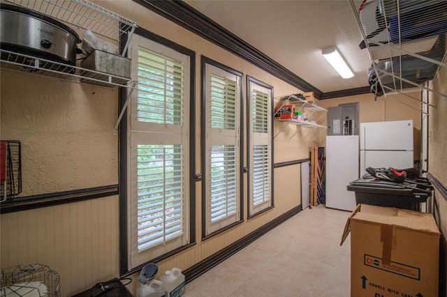 3783 Spring Drive, Huntsville, TX 77340