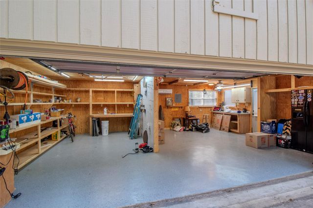 3783 Spring Drive, Huntsville, TX 77340