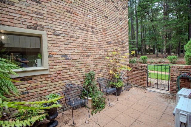 3783 Spring Drive, Huntsville, TX 77340