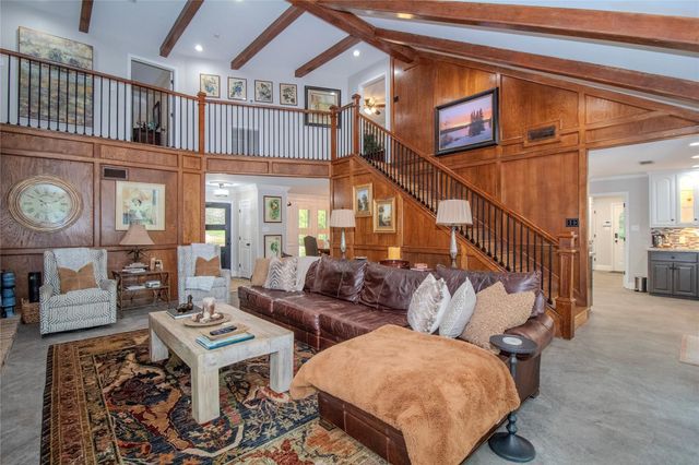 3783 Spring Drive, Huntsville, TX 77340