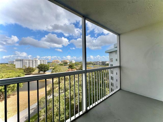 2940 N Course Drive 810, Pompano Beach, FL 33069