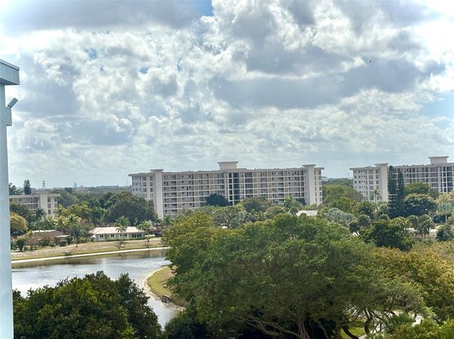 2940 N Course Drive 810, Pompano Beach, FL 33069