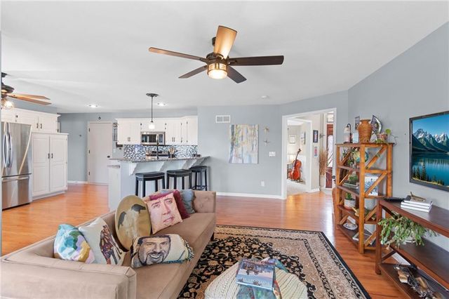 5901 NW Liston Court, Kansas City, MO 64151