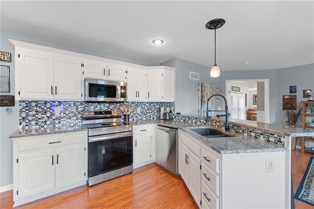 5901 NW Liston Court, Kansas City, MO 64151