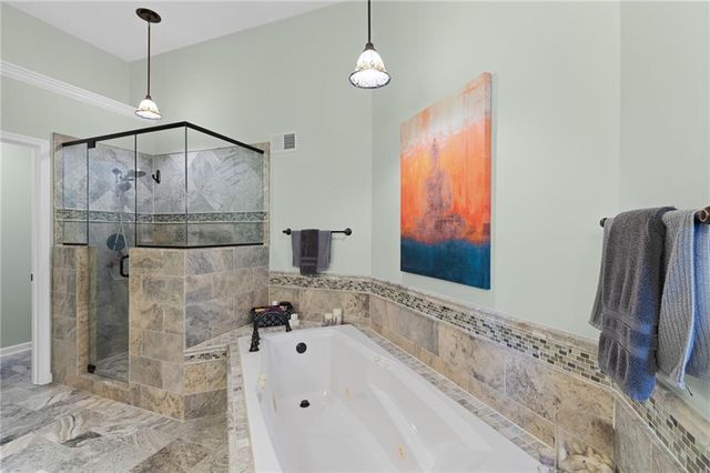 5901 NW Liston Court, Kansas City, MO 64151