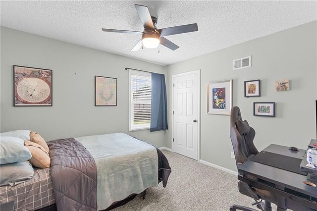 5901 NW Liston Court, Kansas City, MO 64151