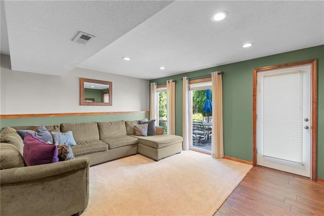 5901 NW Liston Court, Kansas City, MO 64151