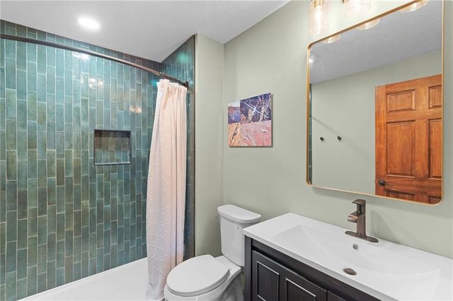 5901 NW Liston Court, Kansas City, MO 64151