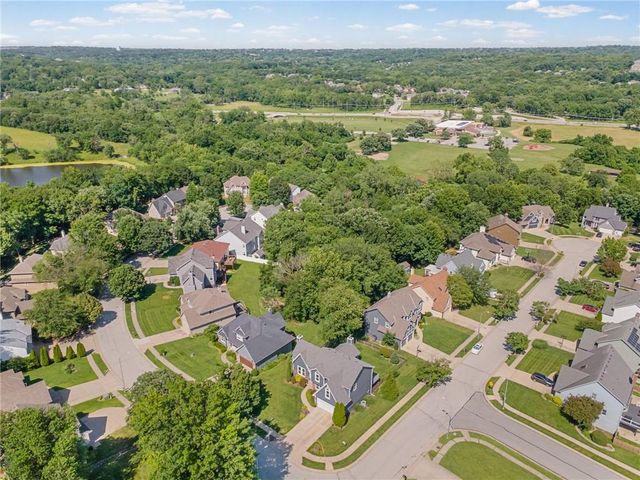 5901 NW Liston Court, Kansas City, MO 64151