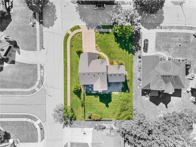 5901 NW Liston Court, Kansas City, MO 64151