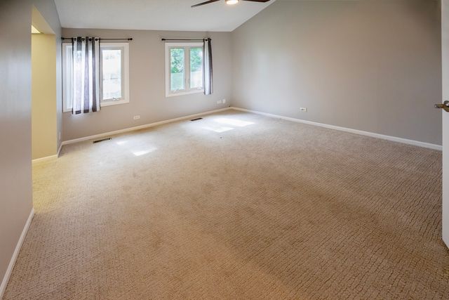 329 Redwing Drive 329, Deerfield, IL 60015