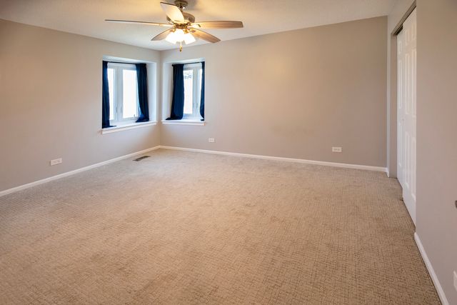 329 Redwing Drive 329, Deerfield, IL 60015