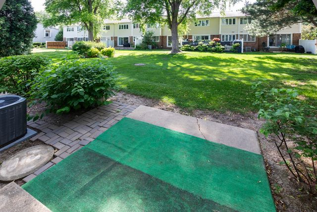 329 Redwing Drive 329, Deerfield, IL 60015