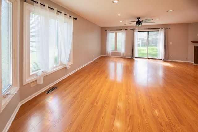 329 Redwing Drive 329, Deerfield, IL 60015