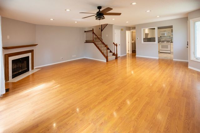329 Redwing Drive 329, Deerfield, IL 60015