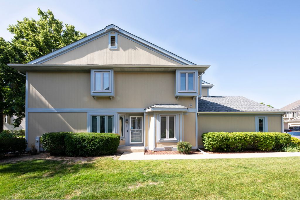 329 Redwing Drive 329, Deerfield, IL 60015