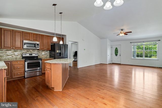 3020 FRANKLIN DR, Huntingtown, MD 20639