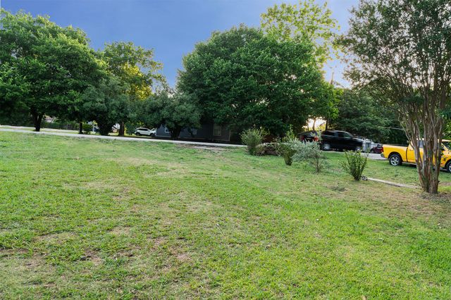 600 N Elm Street, Lancaster, TX 75146