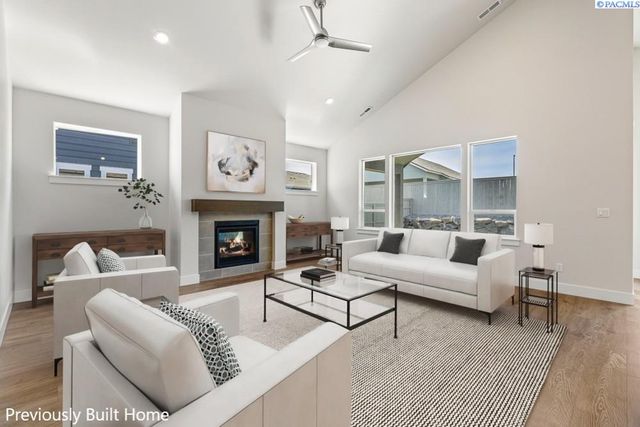 5716 Flathead Ave., Pasco, WA 99301