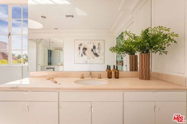 510 N Alta Drive, Beverly Hills, CA 90210