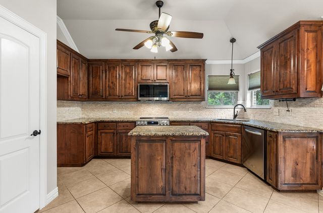 6049 Wildwood Drive, Whitney, TX 76692